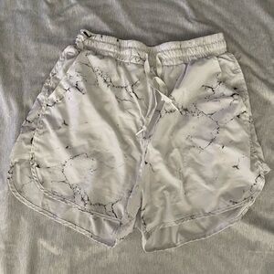 Buffbunny marble print shorts